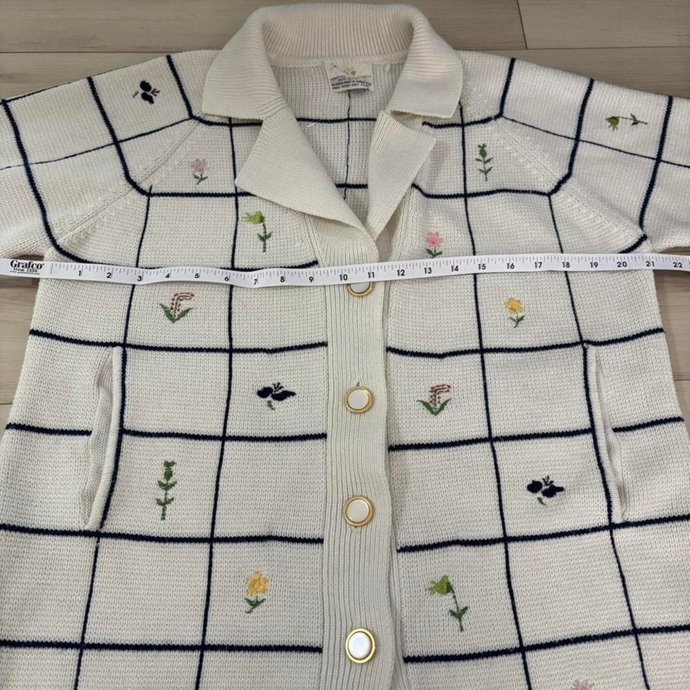 Vintage Floral Embroidered Grid Sweater White L Cottagecore Grandmacore Feminine - Picture 5 of 6